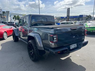 2022 Jeep Gladiator - Thumbnail