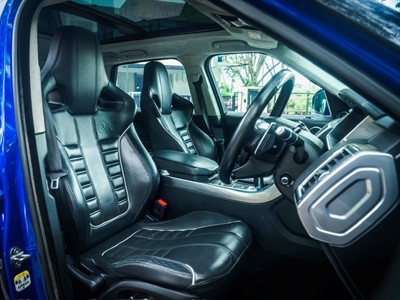 2016 Land Rover Range Rover - Thumbnail