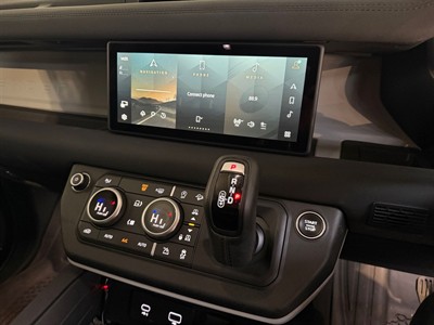 2023 Land Rover Defender - Thumbnail