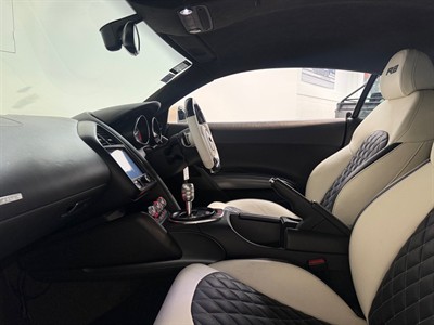 2010 Audi R8 - Thumbnail