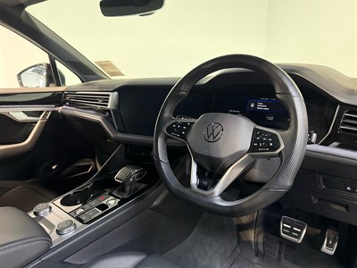 2023 Volkswagen Touareg - Thumbnail