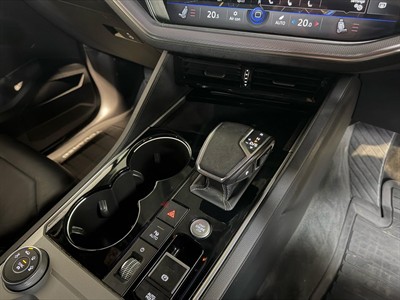 2023 Volkswagen Touareg - Thumbnail