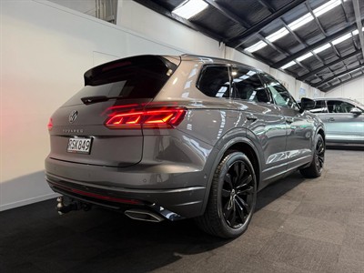 2023 Volkswagen Touareg - Thumbnail