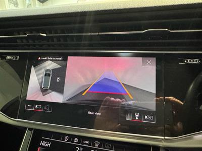 2021 Audi Q7 - Thumbnail