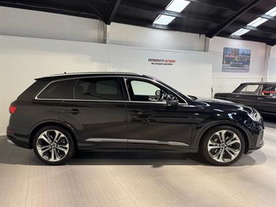 2021 Audi Q7 - Thumbnail