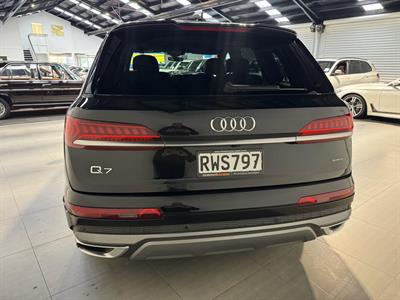 2021 Audi Q7 - Thumbnail