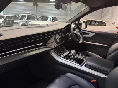 2021 Audi Q7 - Thumbnail