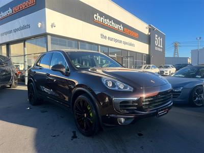 2015 Porsche Cayenne - Thumbnail