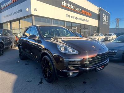 2015 Porsche Cayenne - Thumbnail