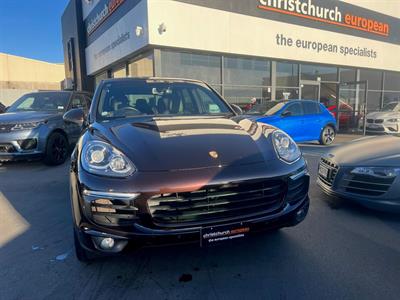 2015 Porsche Cayenne - Thumbnail