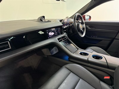 2020 Porsche Taycan - Thumbnail