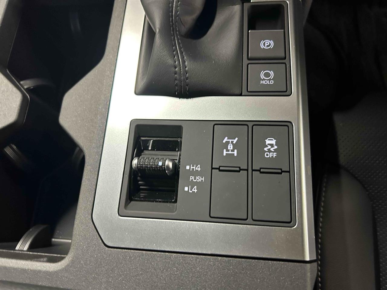 2024 Toyota Land Cruiser Prado