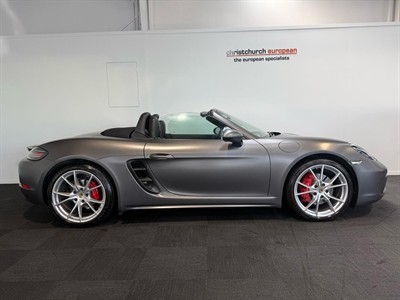 2020 Porsche Boxster - Thumbnail