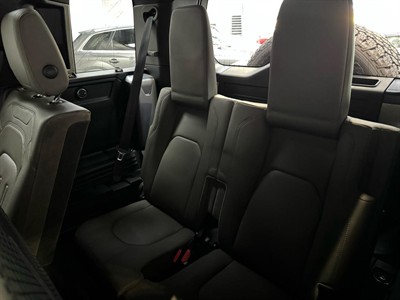 2021 Land Rover Defender - Thumbnail