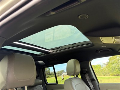 2021 Land Rover Defender - Thumbnail