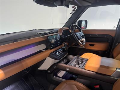 2023 Land Rover Defender - Thumbnail