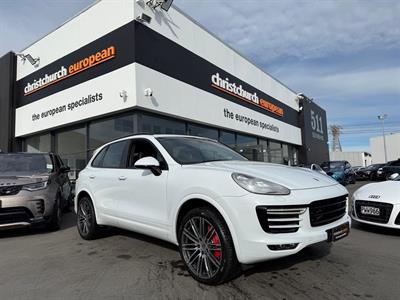 2015 Porsche Cayenne - Thumbnail