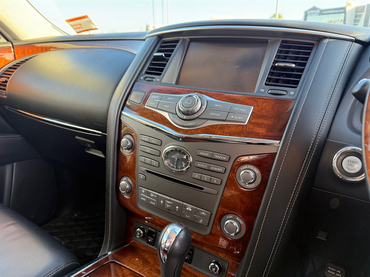 2016 INFINITI QX80