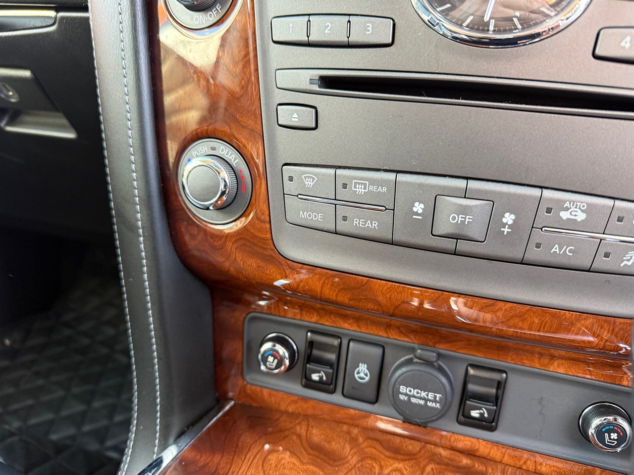 2016 INFINITI QX80