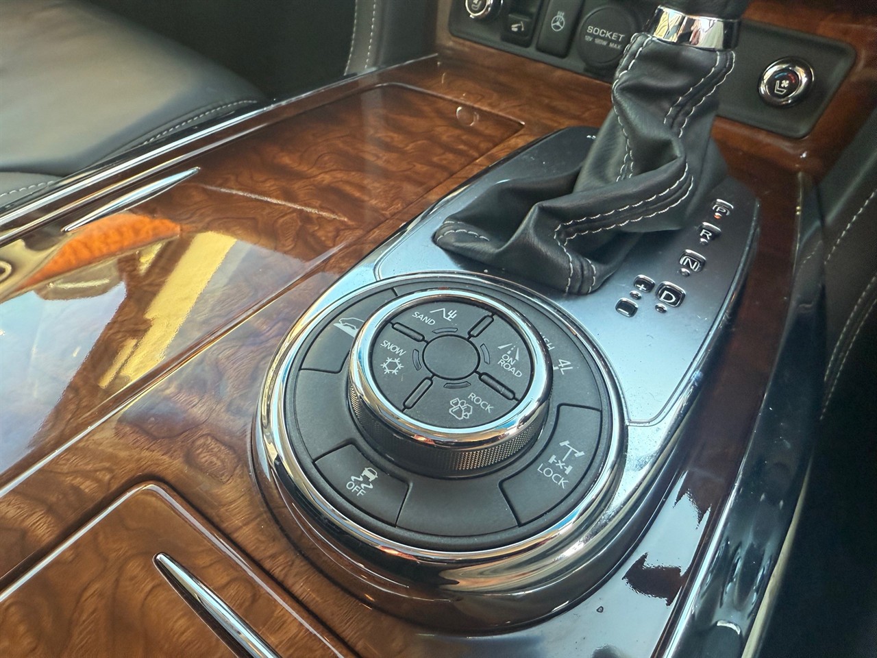 2016 INFINITI QX80