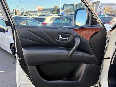2016 INFINITI QX80 - Thumbnail