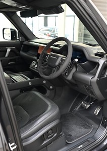 2021 Land Rover Defender - Thumbnail