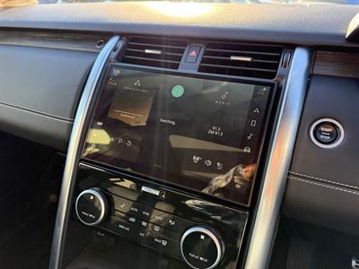 2021 Land Rover Discovery - Thumbnail