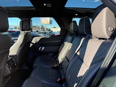 2021 Land Rover Discovery - Thumbnail