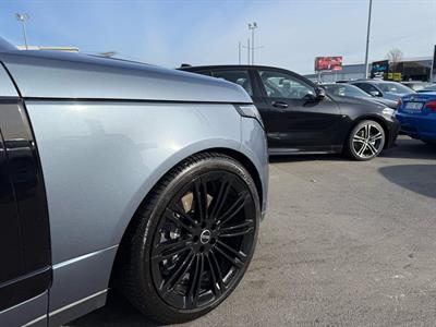 2018 Land Rover Range Rover - Thumbnail