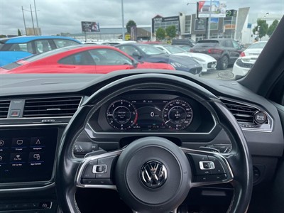 2018 Volkswagen Tiguan - Thumbnail