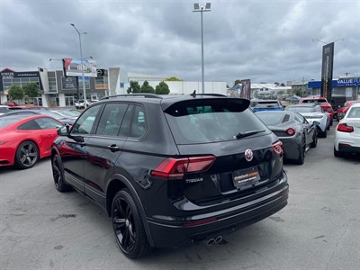 2018 Volkswagen Tiguan - Thumbnail