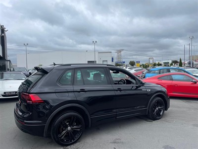 2018 Volkswagen Tiguan - Thumbnail