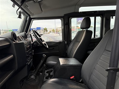 2011 Land Rover Defender - Thumbnail