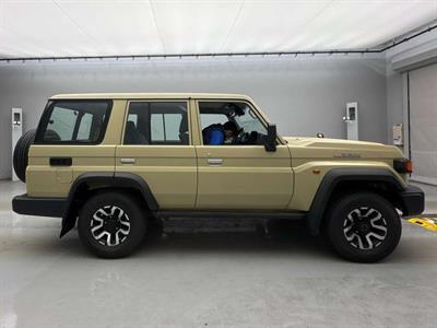 2025 Toyota Land Cruiser - Thumbnail