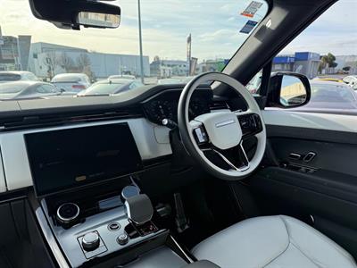 2023 Land Rover Range Rover Sport - Thumbnail