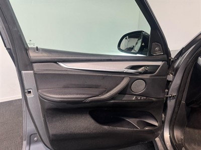 2017 BMW X5 - Thumbnail