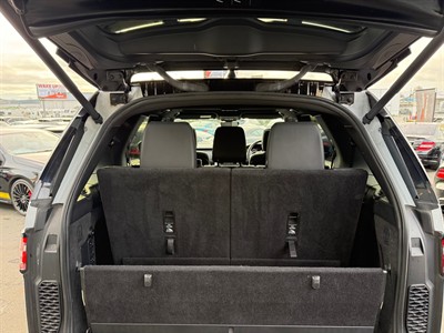 2019 Land Rover Discovery - Thumbnail