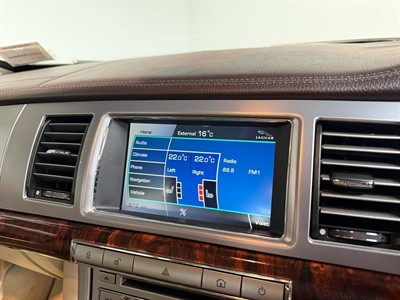 2011 Jaguar XF - Thumbnail