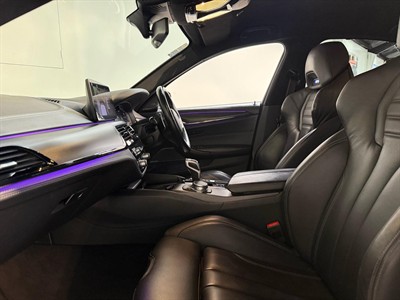 2021 BMW M5 - Thumbnail