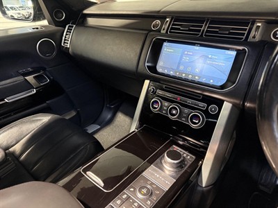 2018 Land Rover Range Rover - Thumbnail