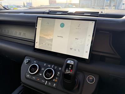 2022 Land Rover Defender - Thumbnail