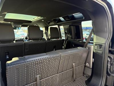 2022 Land Rover Defender - Thumbnail