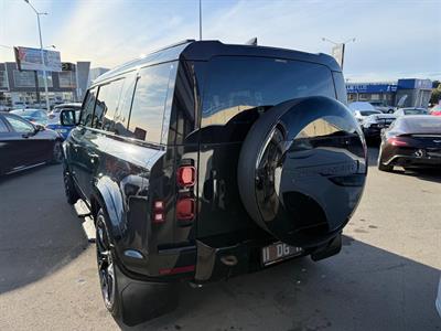 2022 Land Rover Defender - Thumbnail