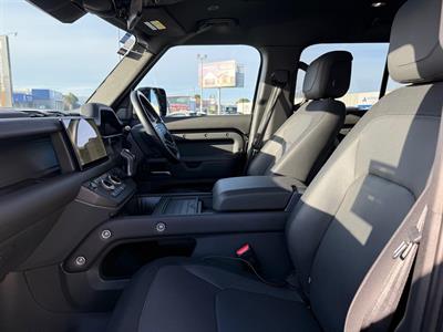 2022 Land Rover Defender - Thumbnail
