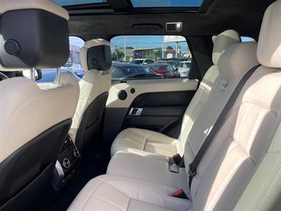 2018 Land Rover Range Rover - Thumbnail