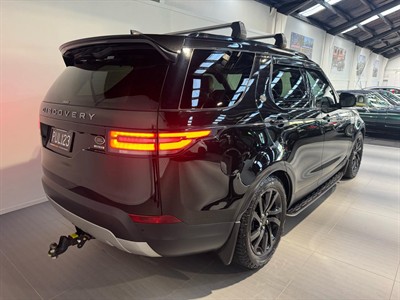 2017 Land Rover Discovery - Thumbnail