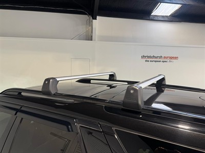 2017 Land Rover Discovery - Thumbnail