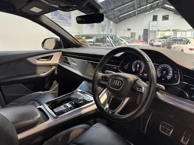 2021 Audi Q8 - Thumbnail