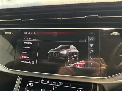 2021 Audi Q8 - Thumbnail