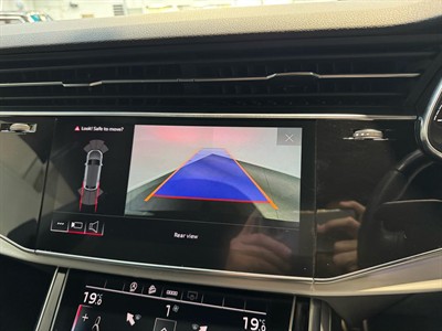 2021 Audi Q8 - Thumbnail